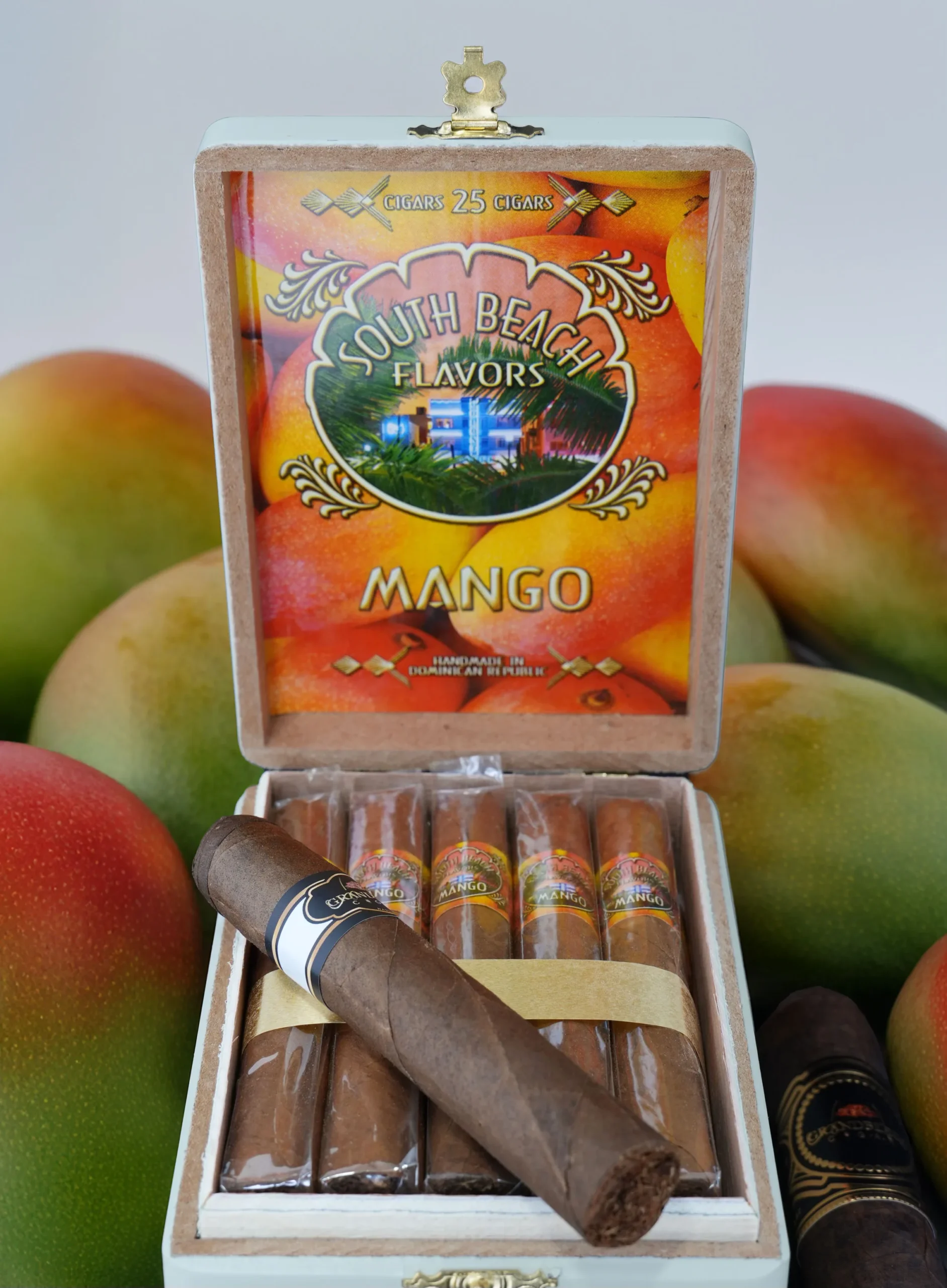 Box of 25 Cherry-Mango Flavor Cigars - Image 1