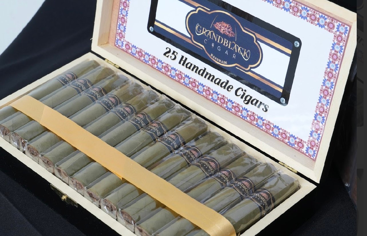 Box of 25 Candela Cigars — All Green. All Amazing. - Image 1
